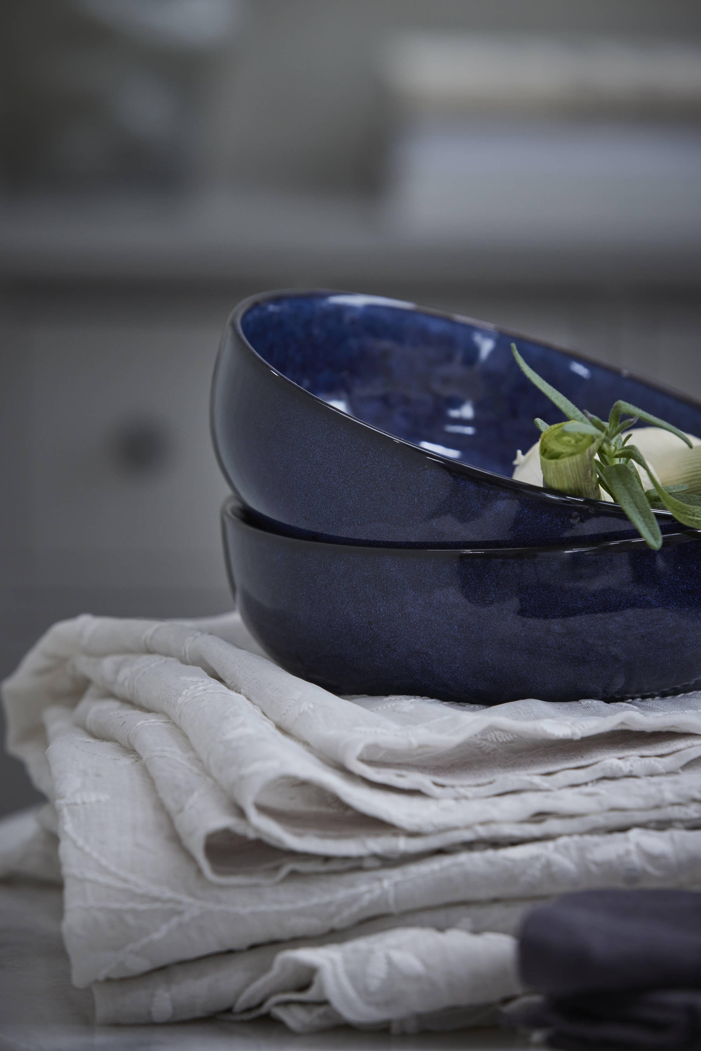 NIEBIESKIE_MISY_MISKI_AMERA_CERAMICZNA_ZASTAWA_STOLOŁOWA_LENE_BJERRE_POLSKA_SKLEP_DESIGNBYWOMEN